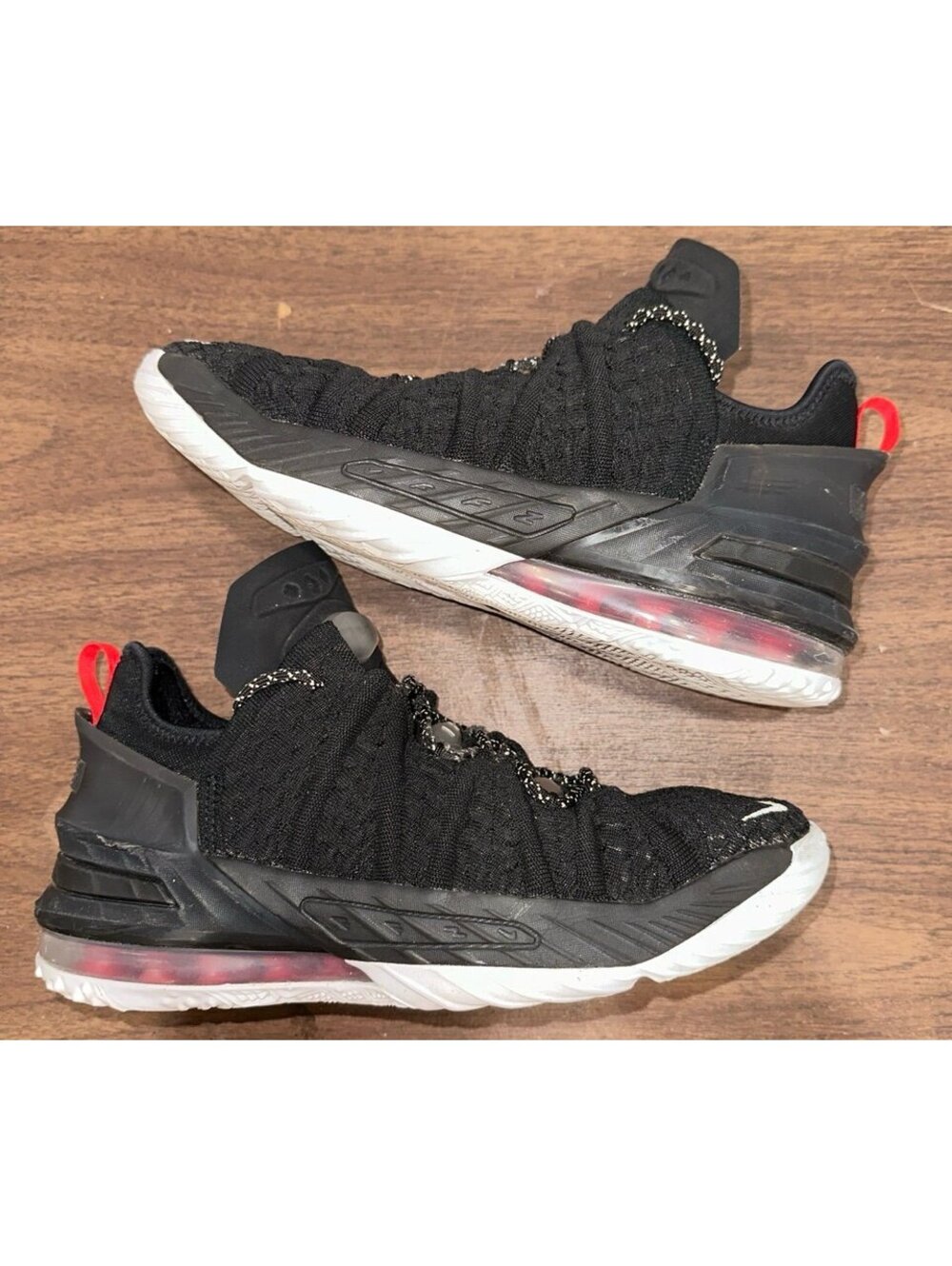 Nike LeBron 18 Black University Red size 6Y